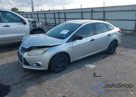 2014 Ford Focus S z USA, uszkodzony, nr VIN 1FADP3E25EL439974
